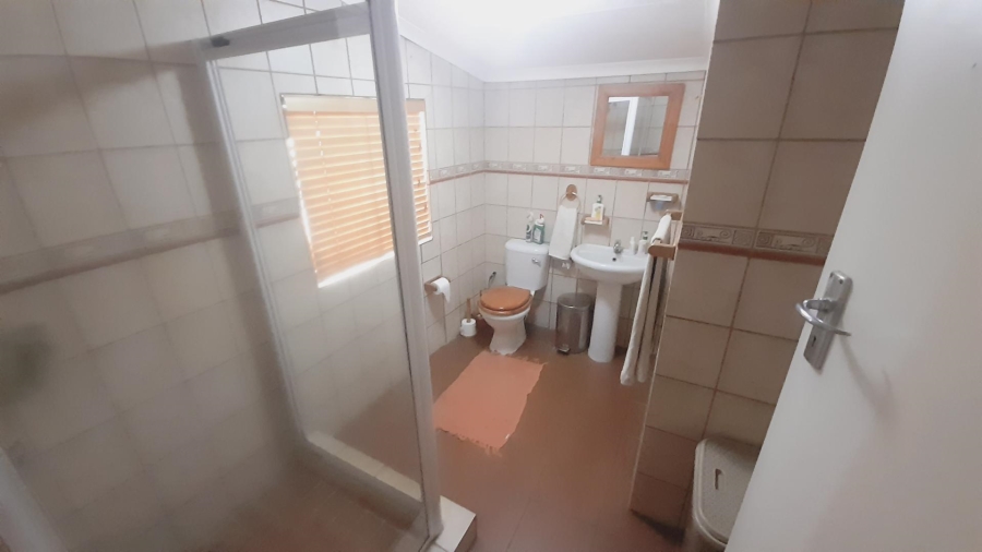 6 Bedroom Property for Sale in Kameeldrift-Wes North West